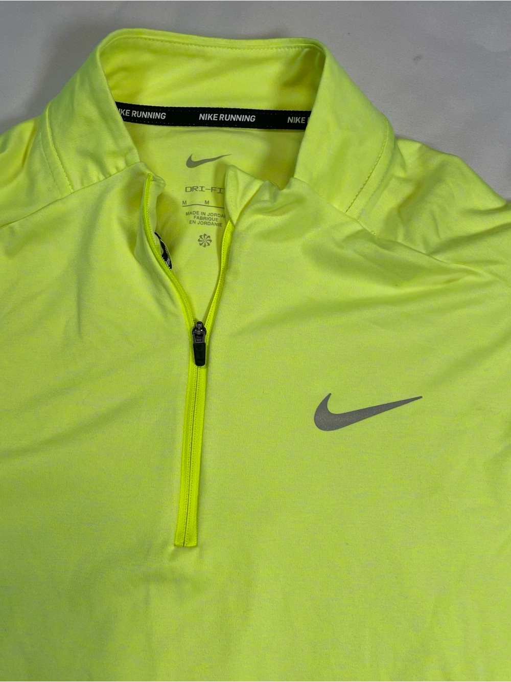 ✨ Nike Dri-FIT Running Quarter-Zip Pullover | Women’s Medium | Volt Neon Yellow - Picture 4 of 10